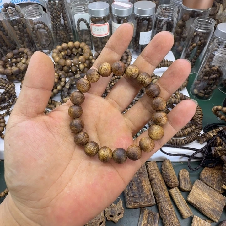 沉香碎屑沉香奇楠沉香乌身卡1.1单圈19颗10克+