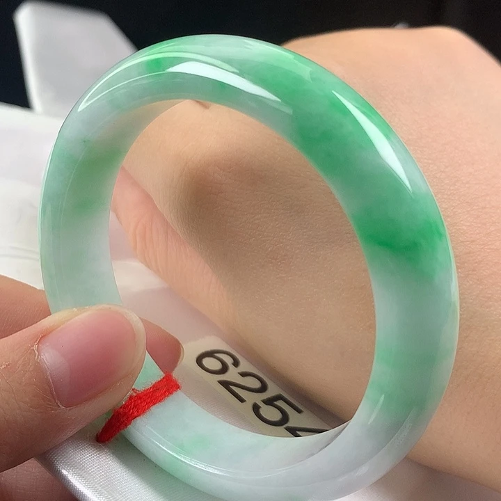 翡翠未镶嵌手镯54有瑕