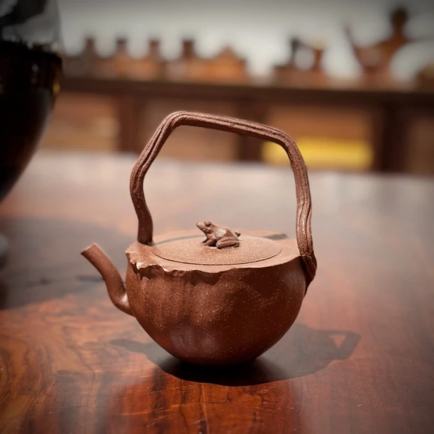 潮简正品 谢华 雕塑仿生提梁壶 紫泥 潮州手拉朱泥壶全手工紫砂壶