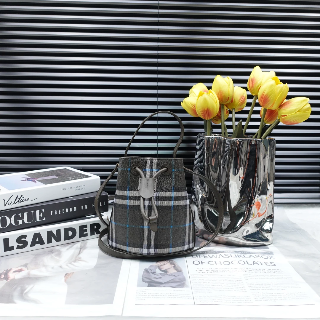 95新 BURBERRY/博柏利 单肩包/T10320364