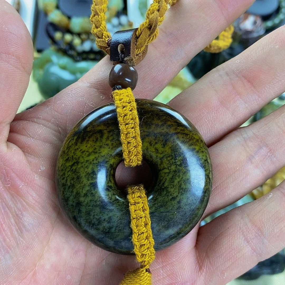 岫岩河磨玉（透闪石质玉）手 串未镶嵌