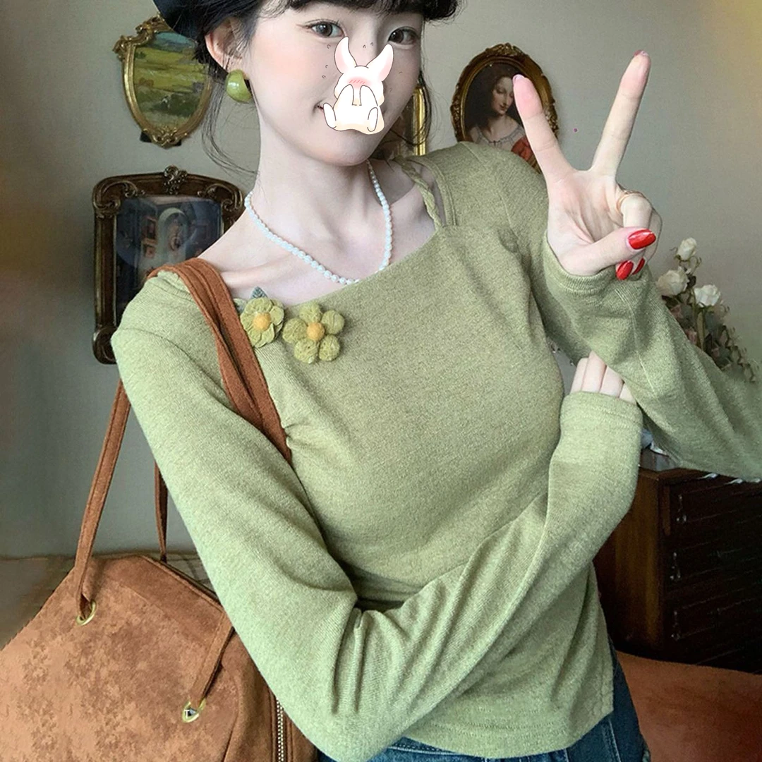 绿色超显白打底衫女冬新款时尚温柔气质百搭收腰显瘦长袖恤
