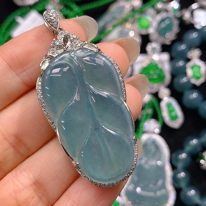 翡翠颈饰未镶嵌翡翠