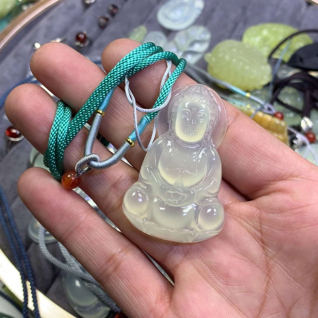岫玉颈饰未镶嵌道****堂观音