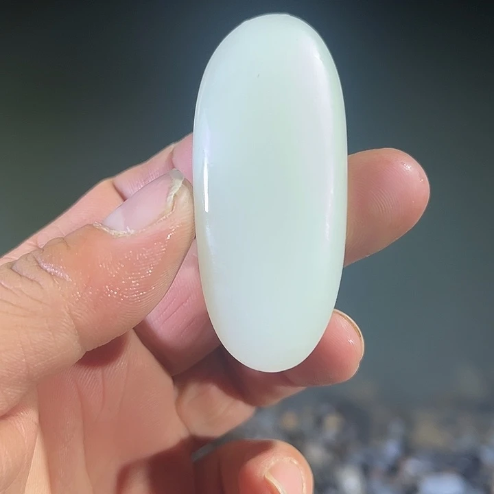 和田玉（糖玉）未镶嵌珠宝奇石