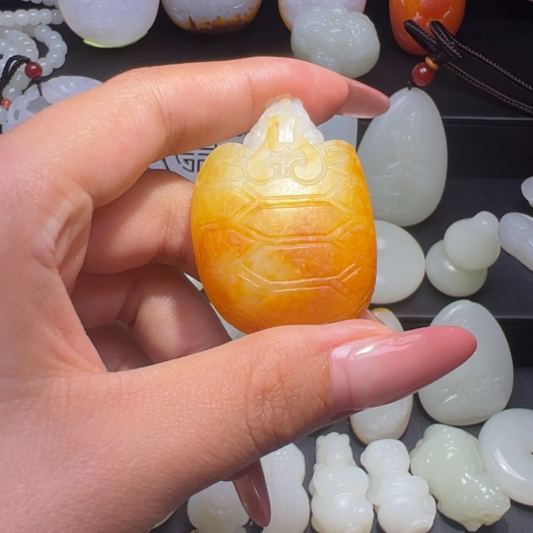 蜗***虾和田玉未镶嵌颈饰