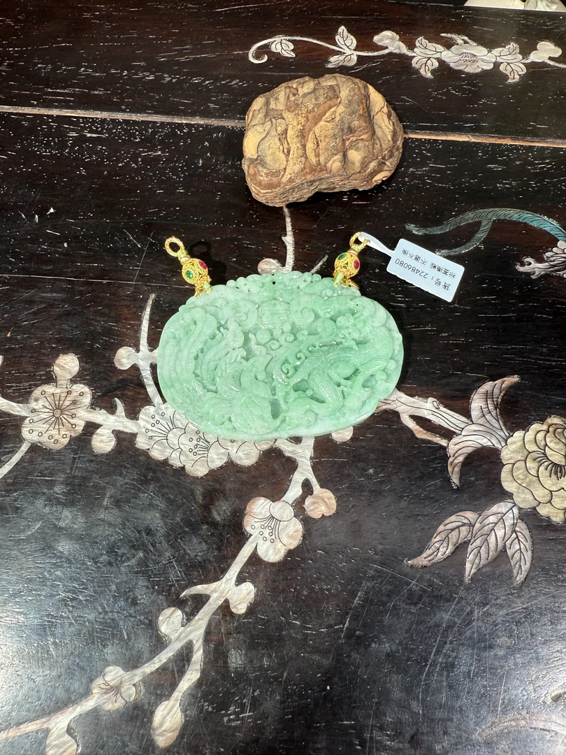 1.2香港王老板-翡翠吊坠3e121