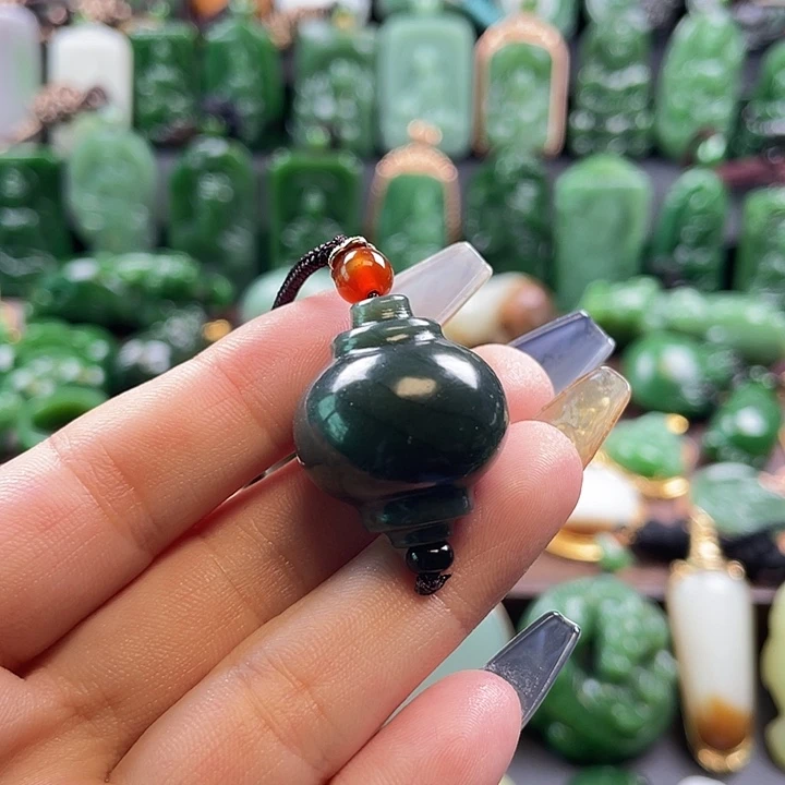 啤***斓和田玉未镶嵌挂件