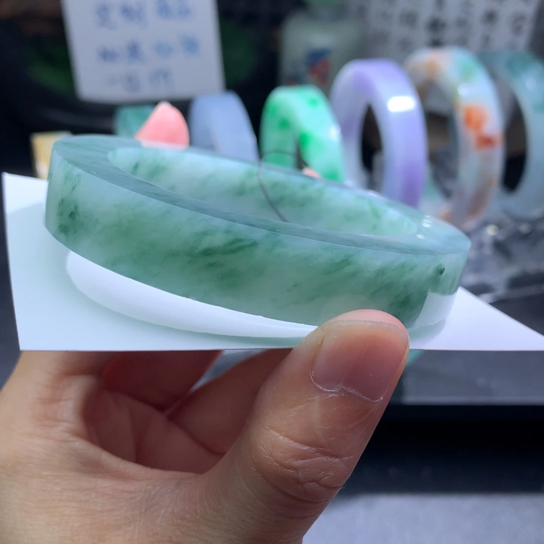 未镶嵌手镯定制翡翠