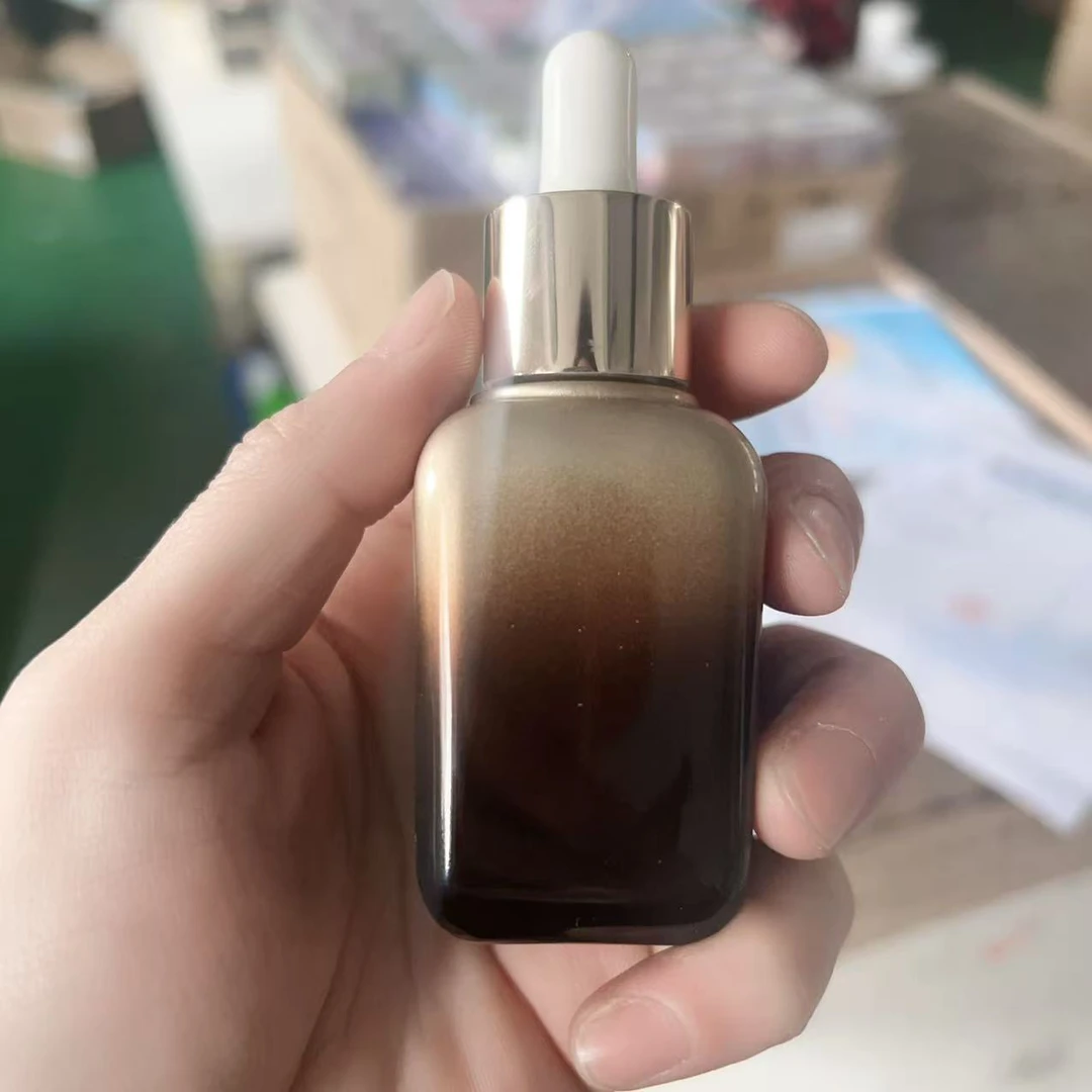 弹嫩焕彩眼部精华液30ml 新日期