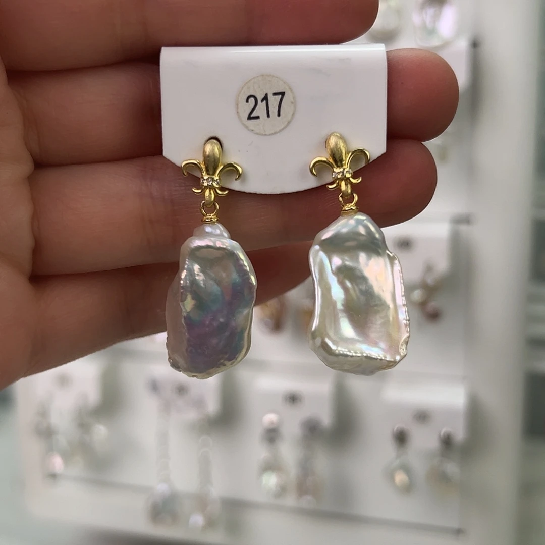 非金属巴洛克花瓣耳饰