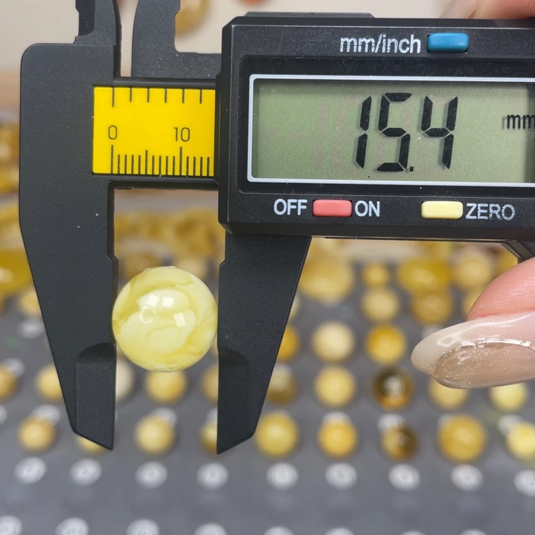 琥珀未镶嵌裸石62