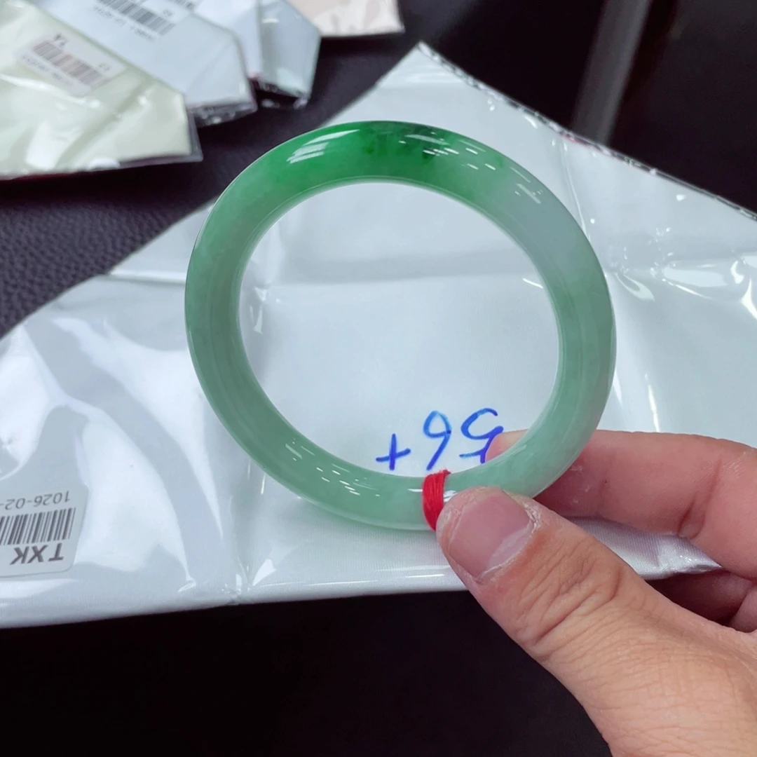 翡翠未镶嵌手镯翡翠