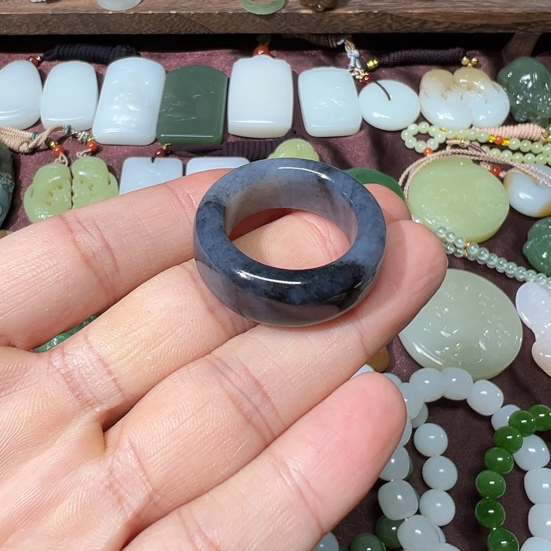 橘***子和田玉未镶嵌戒圈