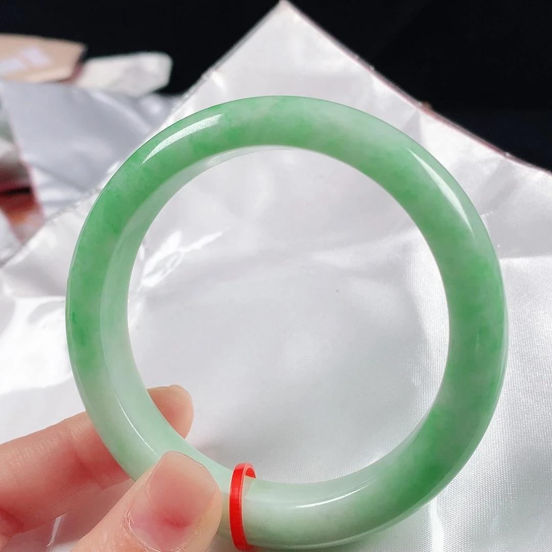 翡翠手镯未镶嵌60圈0589