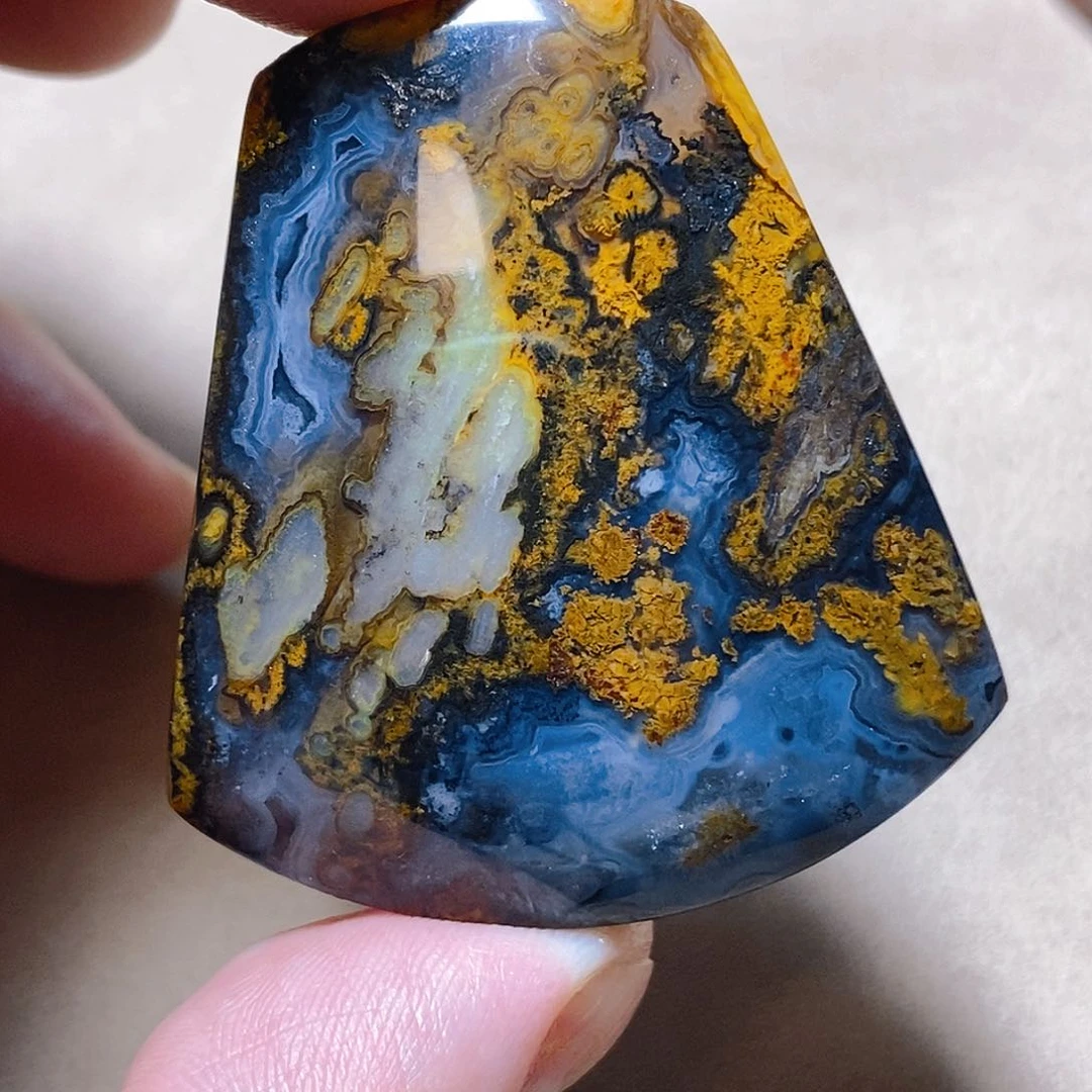 未镶嵌颈饰玛瑙/玉髓旭*