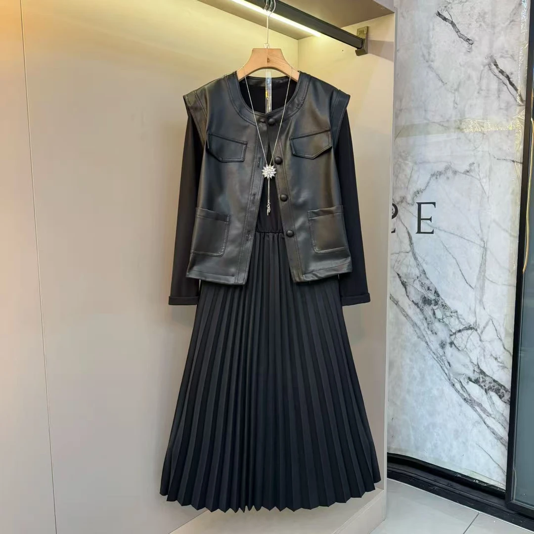秋季新款2025欧货时尚皮马甲+圆领摆着连衣裙显瘦两件套套装602
