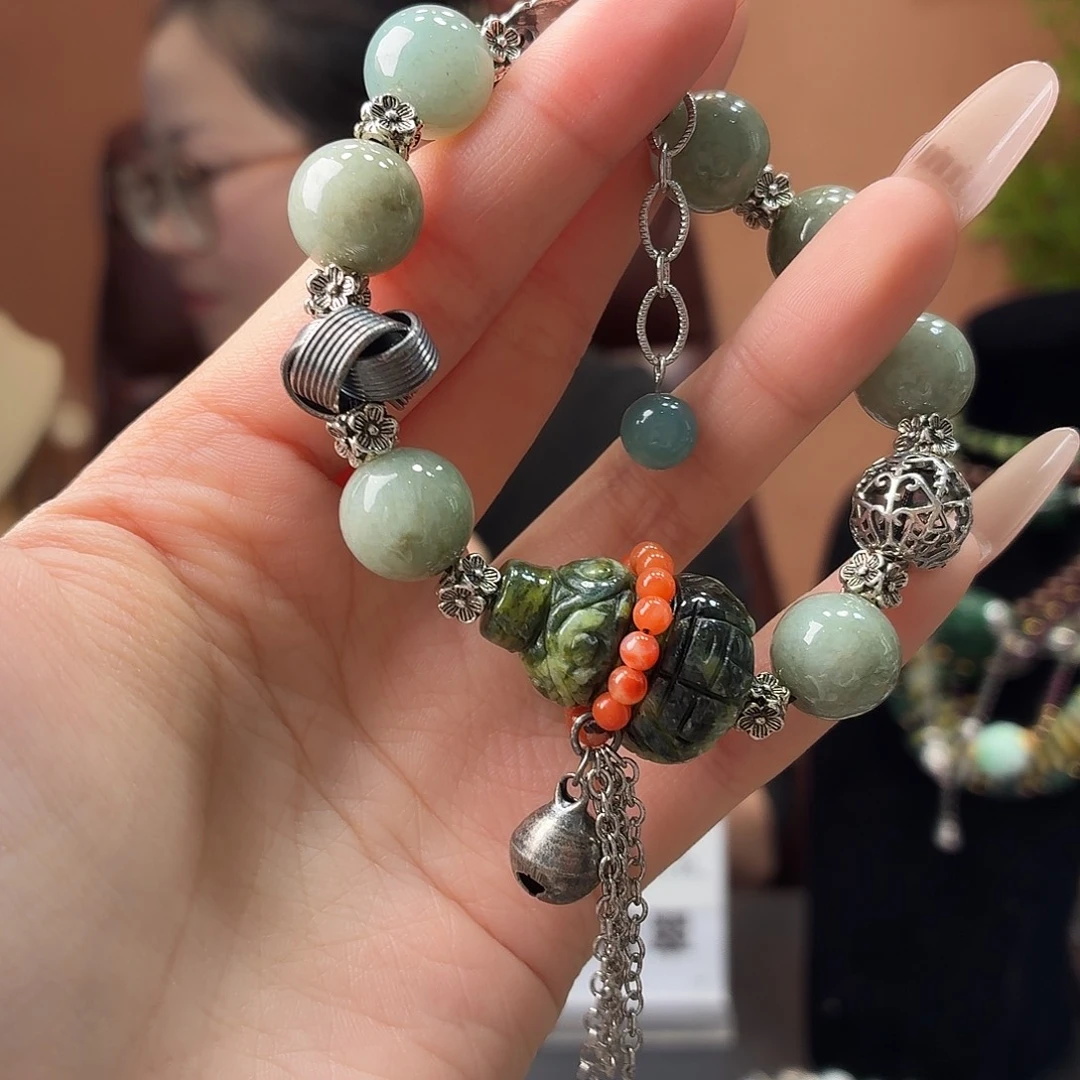 翡翠未镶嵌耳饰手串