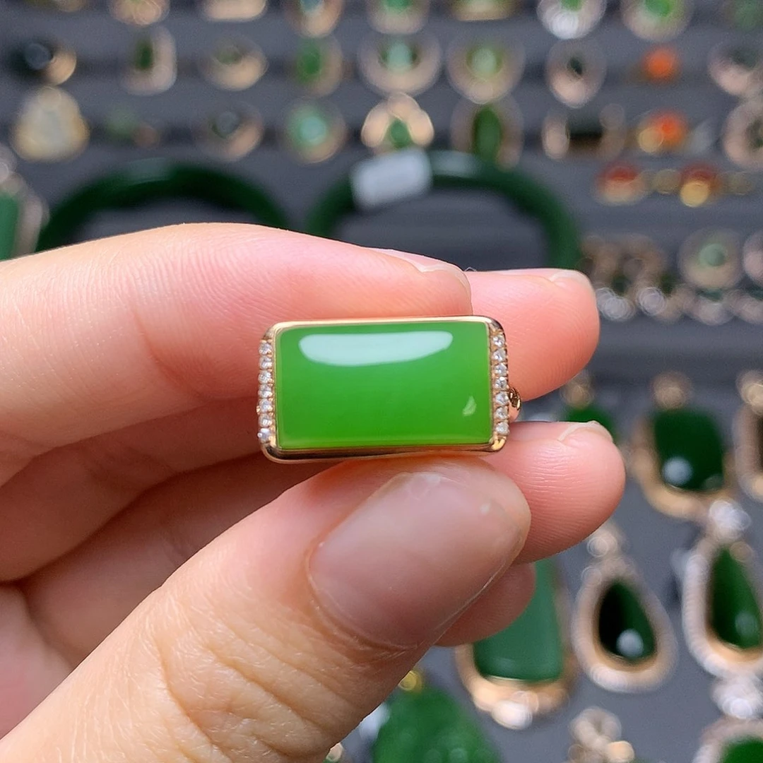 和田玉戒指18K金镶嵌