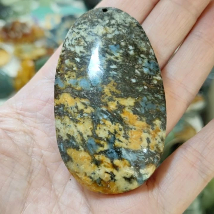 岫玉未镶嵌挂坠款式