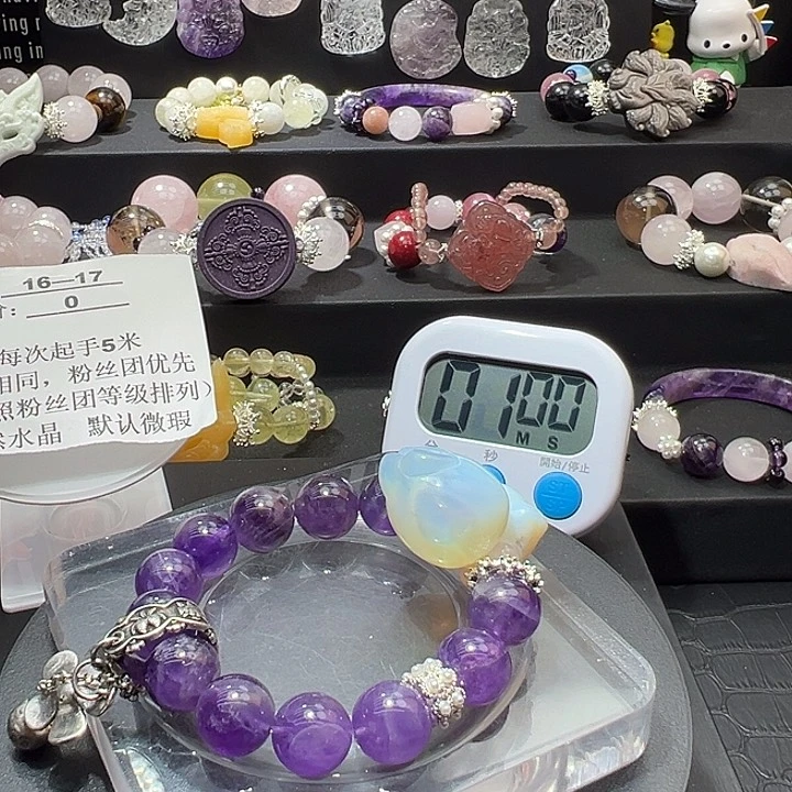 水晶手链未镶嵌?**子水晶手链