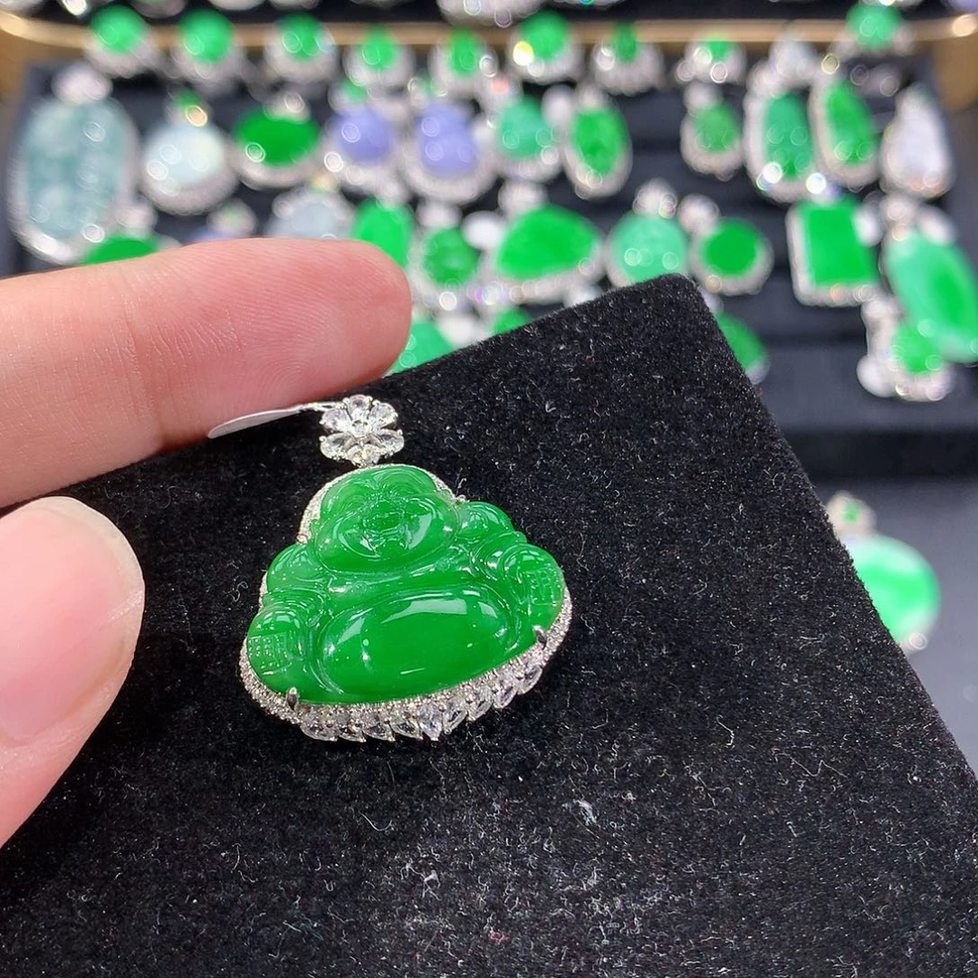 翡翠18K金镶嵌颈饰