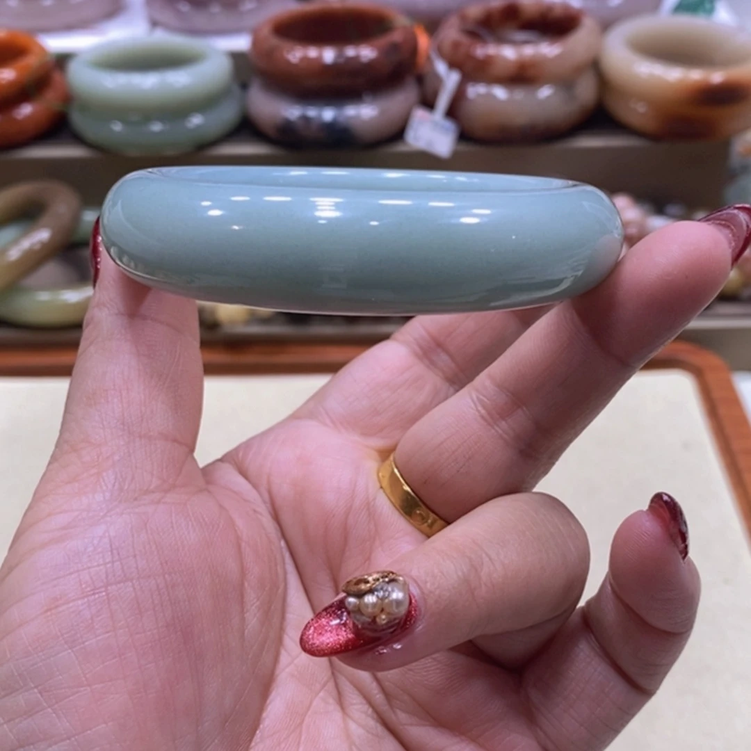 【闪购商品】未镶嵌手镯石英质玉有***猫