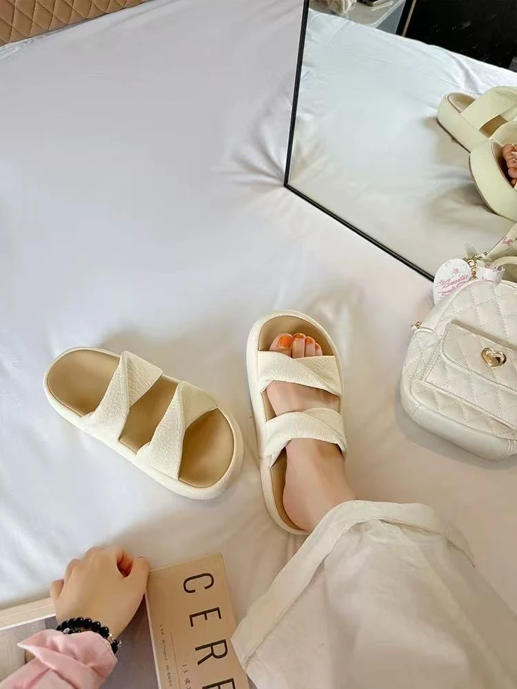 【彩虹棉花糖】厚底面包拖鞋女夏踩屎感一字拖137-1