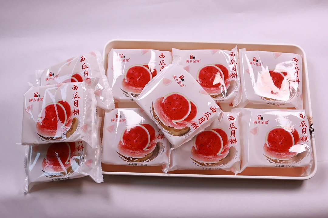 西瓜月饼震撼上市老工艺新口味老少皆宜