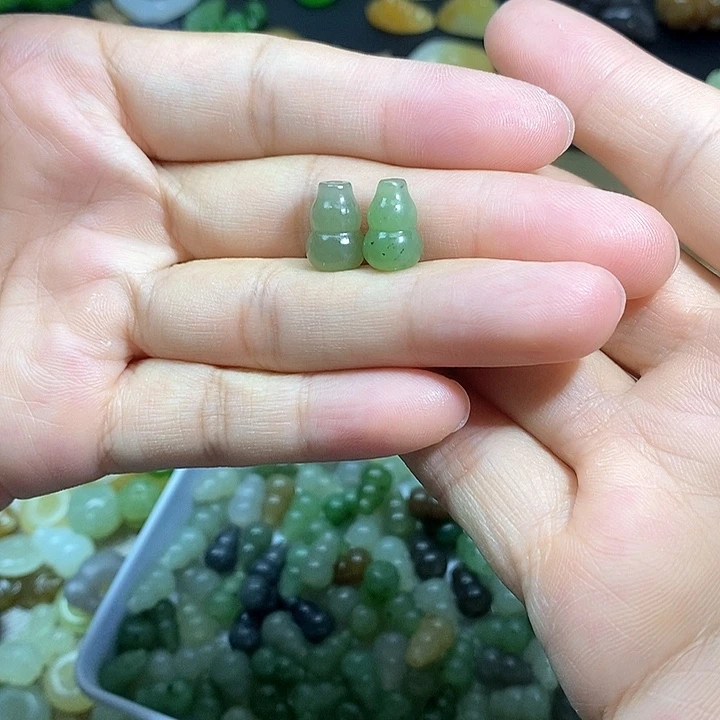 未镶嵌和田玉挂件余**袁