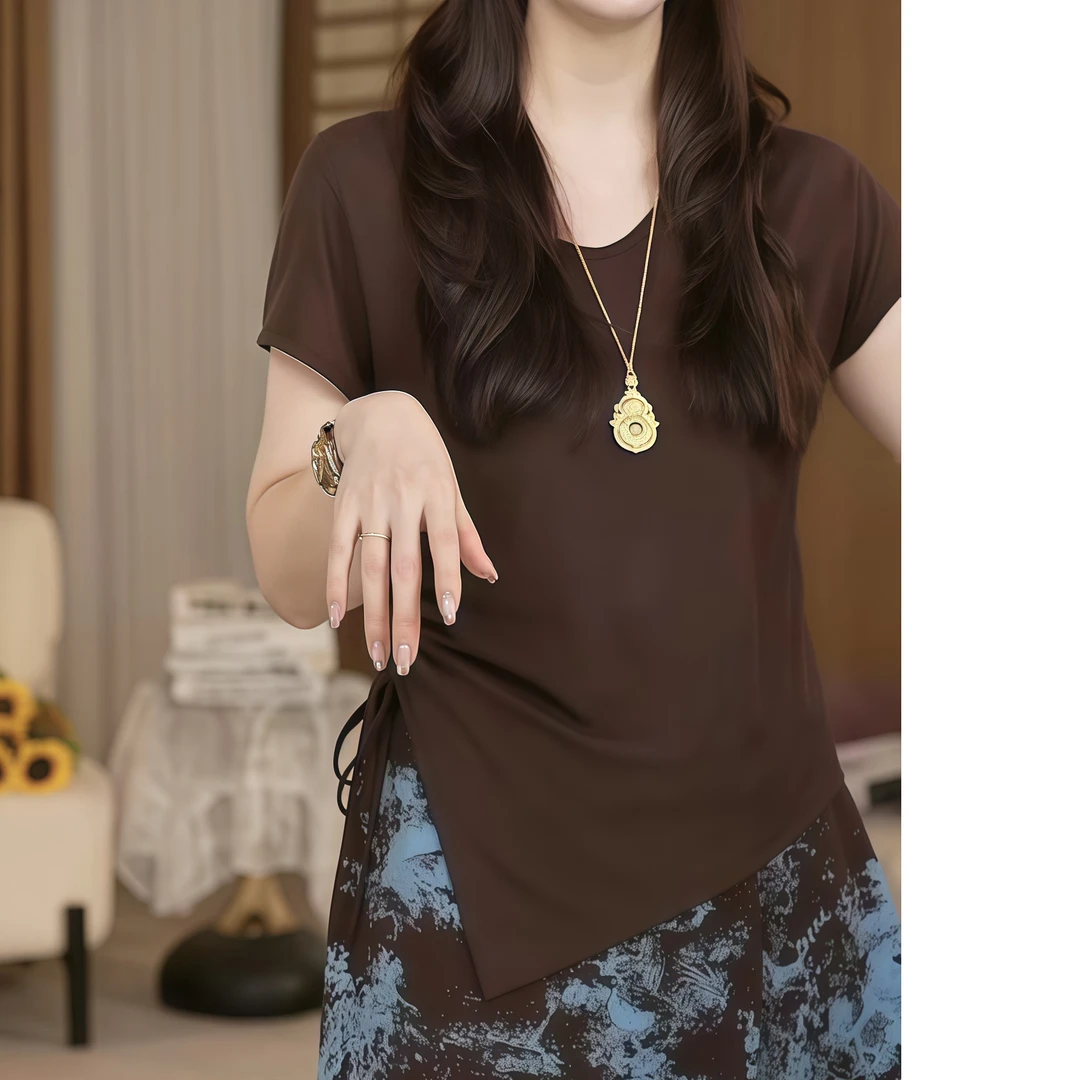 圆V领斜边短袖T恤2025减龄新款时尚百搭休闲开叉上衣纯色通勤款式