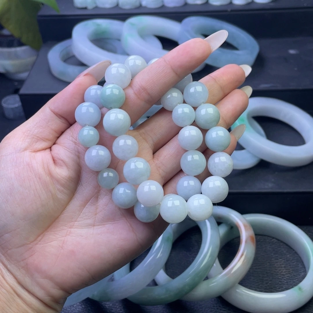 未镶嵌手链翡翠多样性的