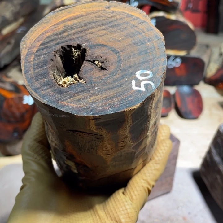 谁***换交趾黄檀（大红酸枝）