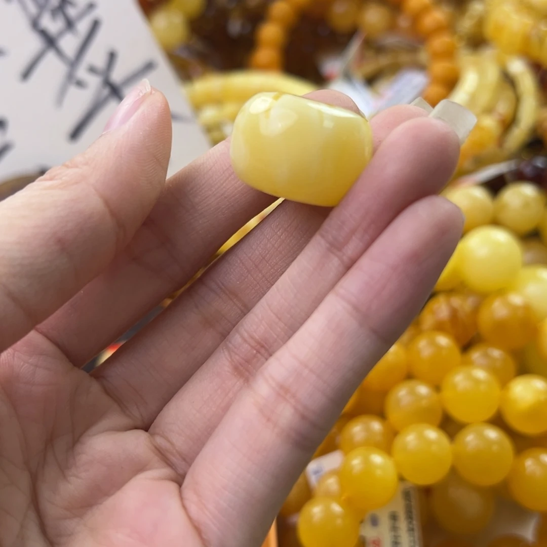琥珀珠宝奇石未镶嵌