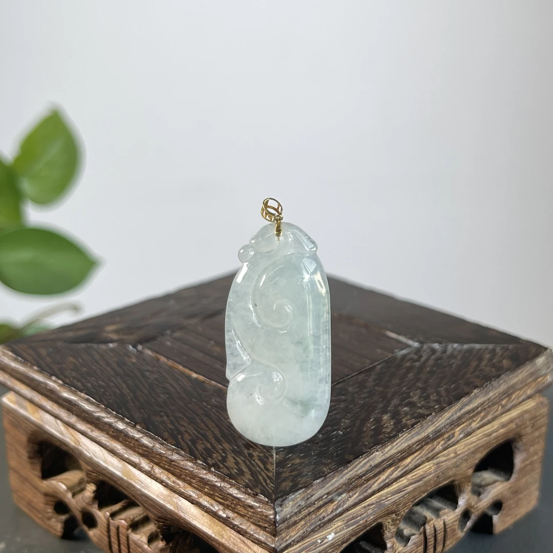 JTB30-018  天然缅甸A货翡翠  18K扣如意