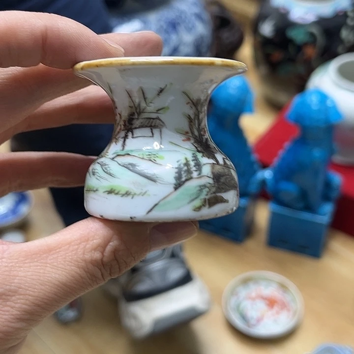 喜***留瓷片精美的陶瓷摆件……