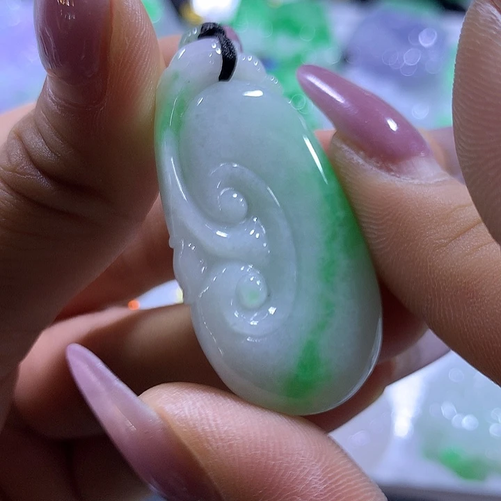 翡翠未镶嵌颈饰天然翡翠A货吊坠