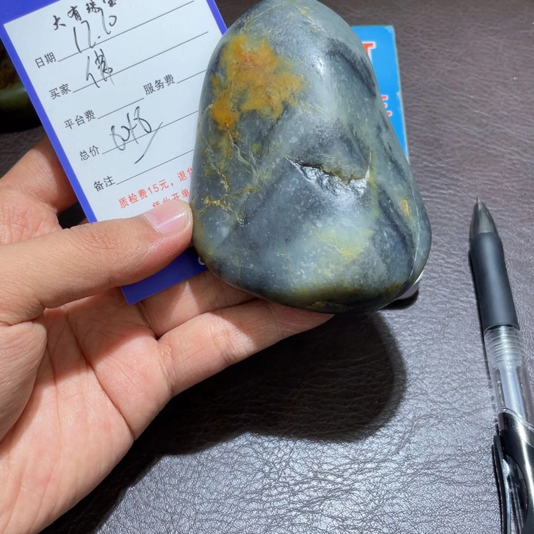 颈饰未镶嵌和田玉佛****厅