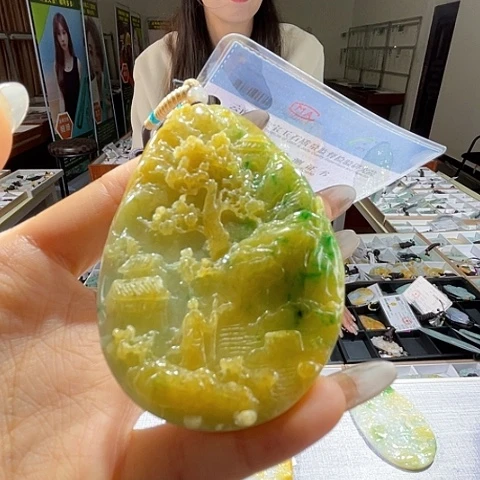 翡翠未镶嵌颈饰我***啊一个