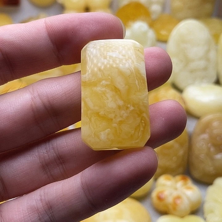 琥珀颈饰未镶嵌琥珀蜜蜡吊坠