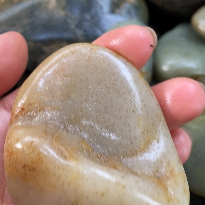 寒***隐和田玉（糖玉）未镶嵌挂件