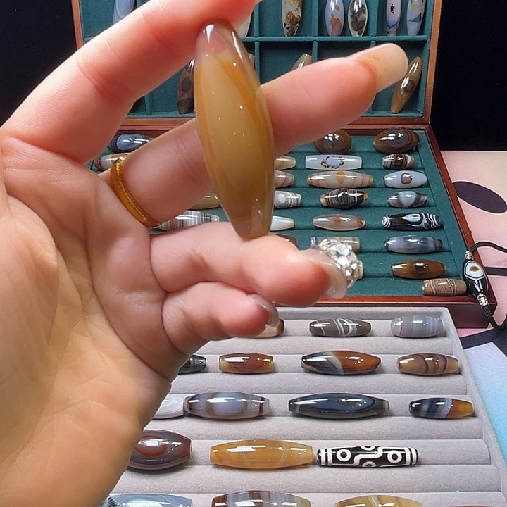 玛瑙/玉髓未镶嵌吊坠(赠链)