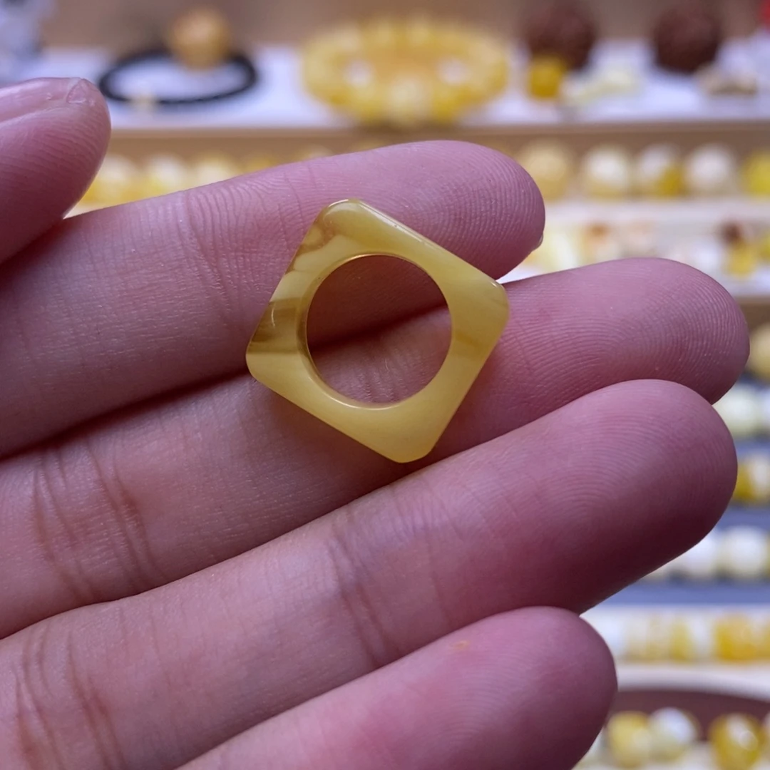 琥珀未镶嵌珠宝奇石