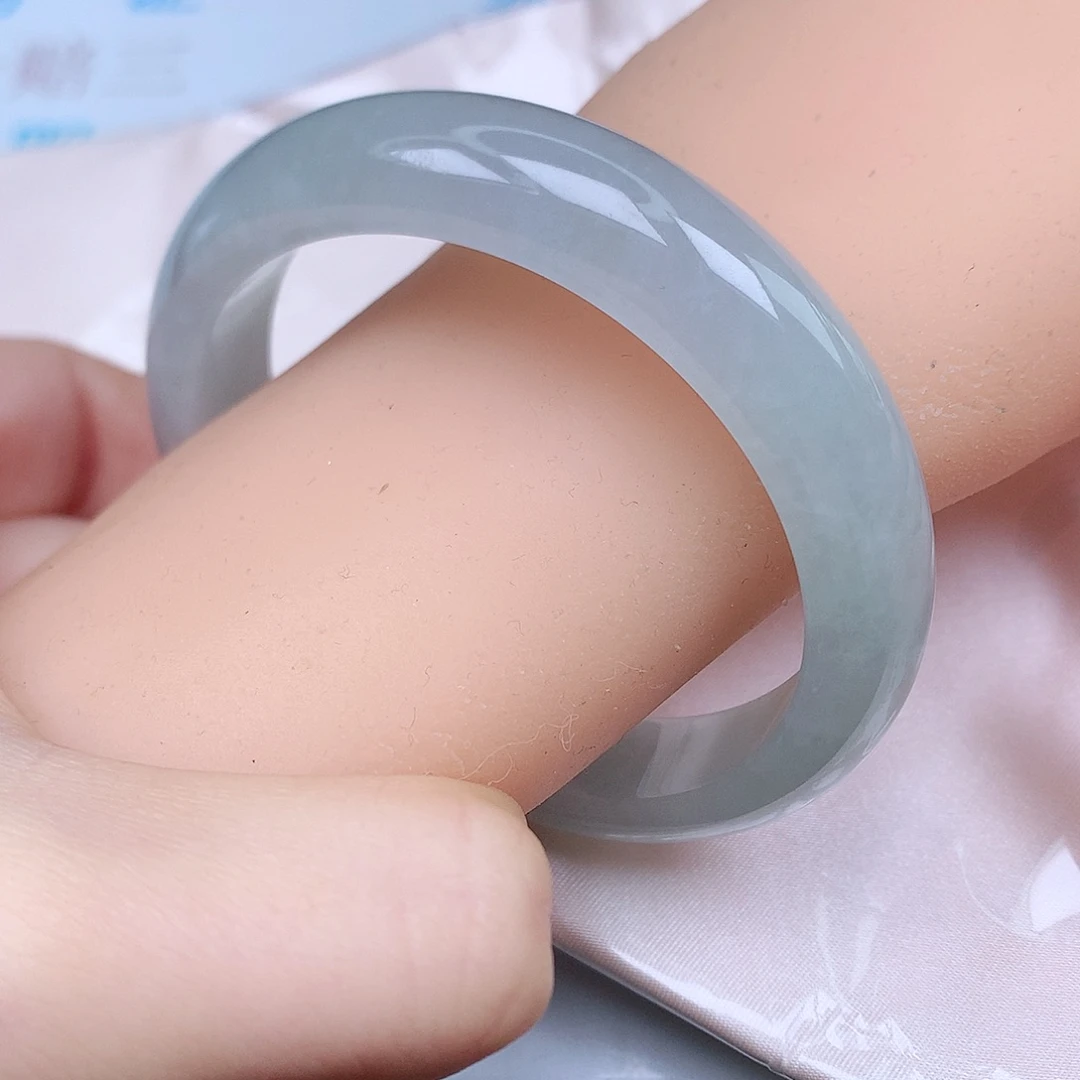 翡翠手镯未镶嵌天然