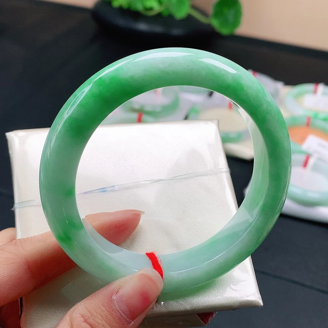 翡翠手镯未镶嵌天然翡翠手镯56