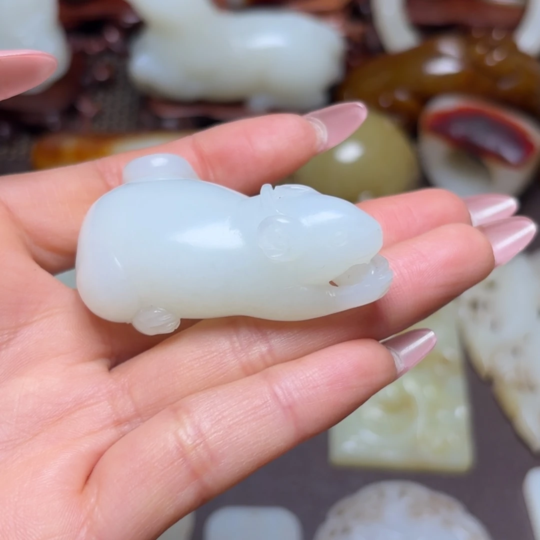 用***y和田玉未镶嵌挂件