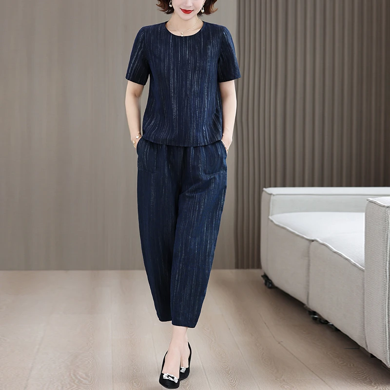 妈妈夏季优雅条纹套装女2025夏季新中式时尚气质遮肚显廋两件套