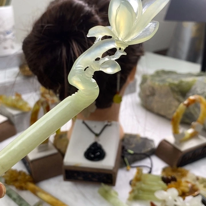 【闪购商品】蛇纹石玉合金发饰又***?