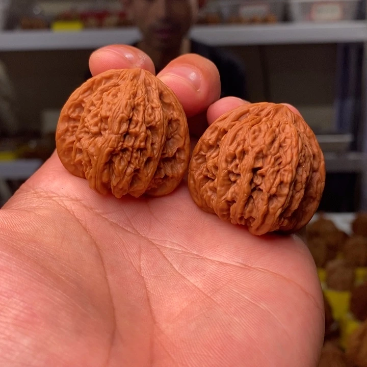 文玩核桃吊坠文玩核桃红宝石36