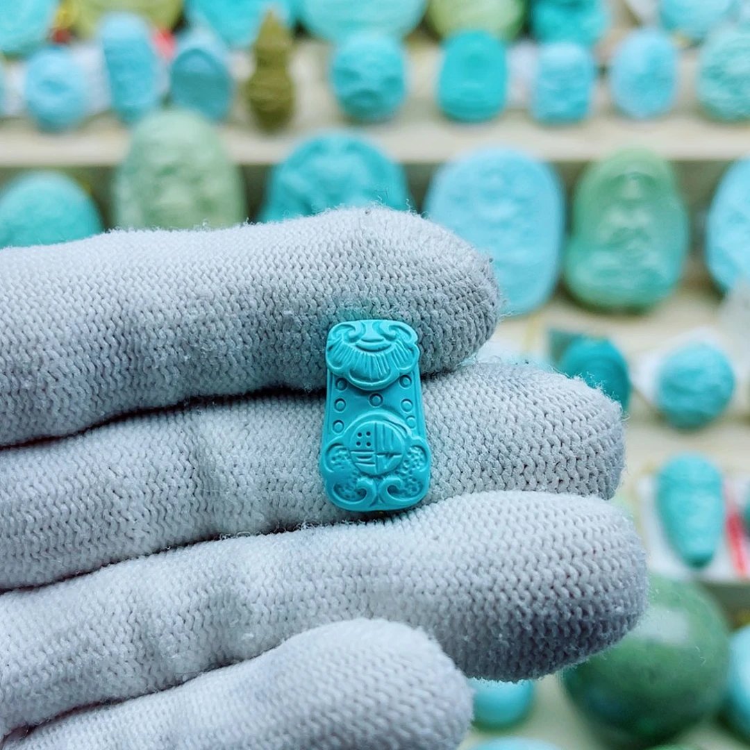 绿松石未镶嵌珠宝奇石